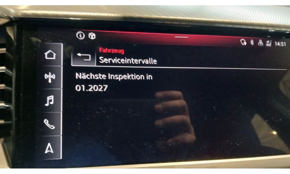 787943
