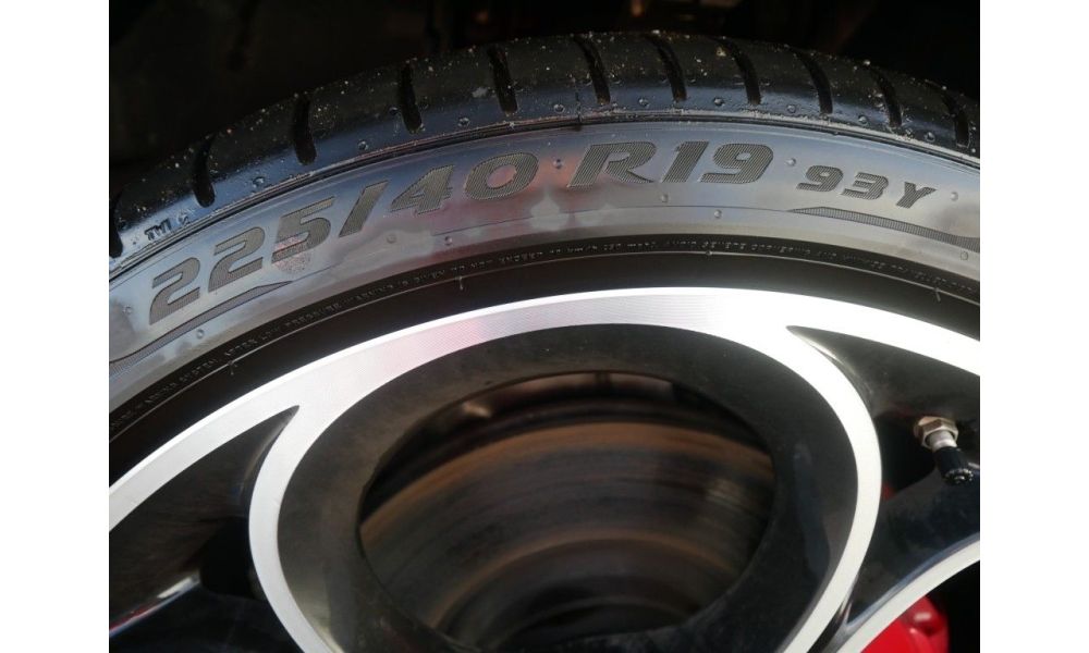 868250