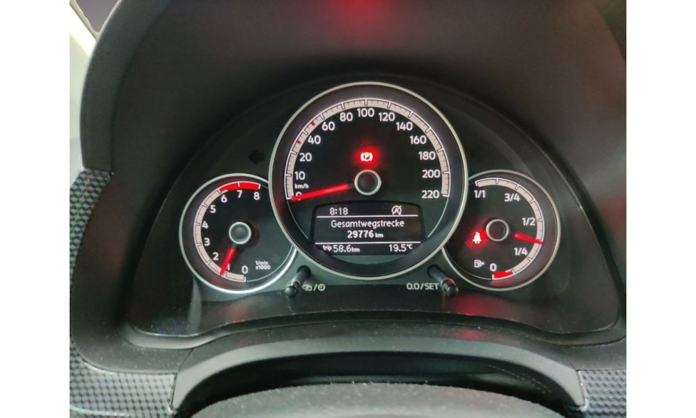 678437