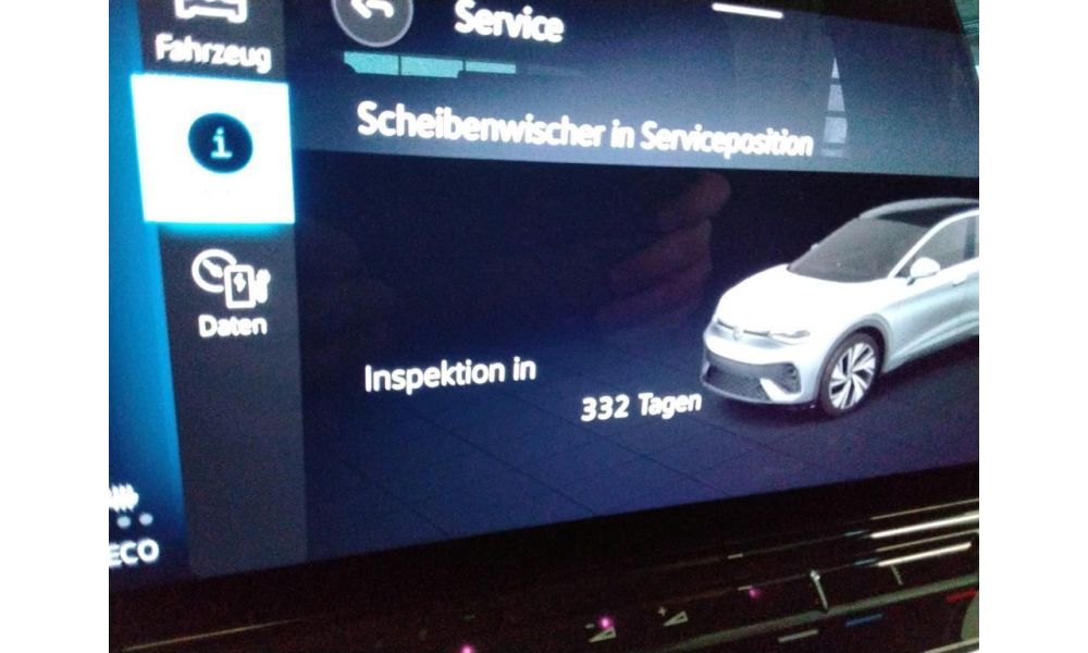 15300