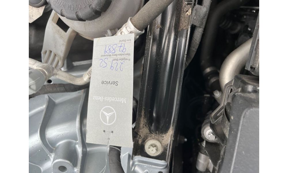 425829