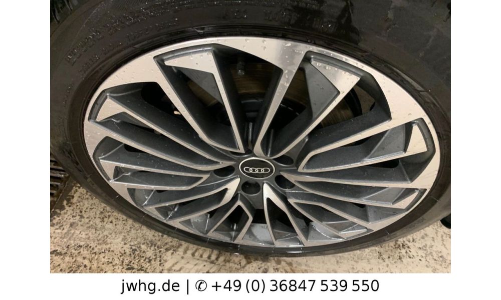 563299