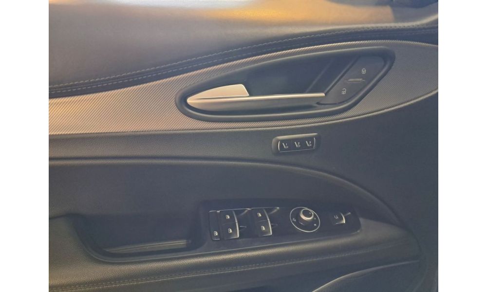 877390