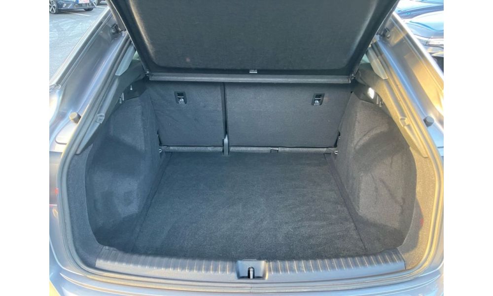 743368
