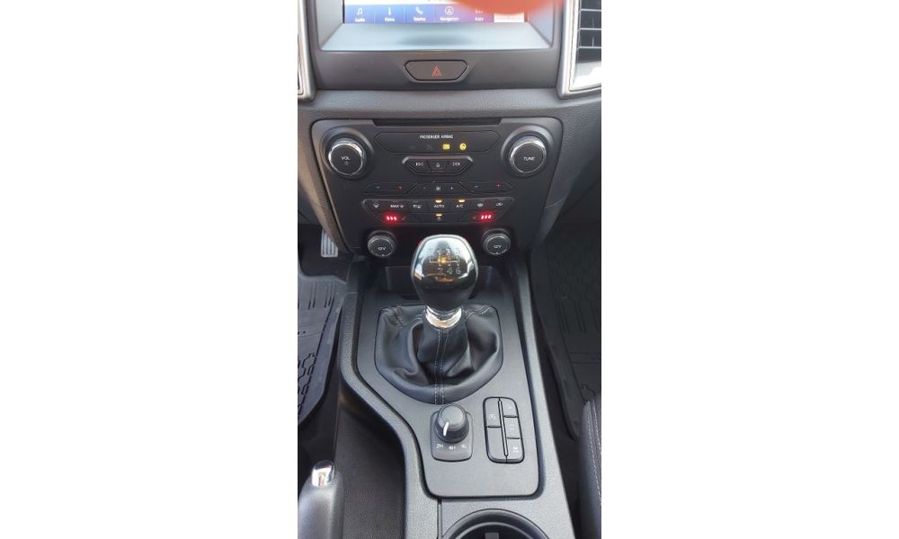 911584