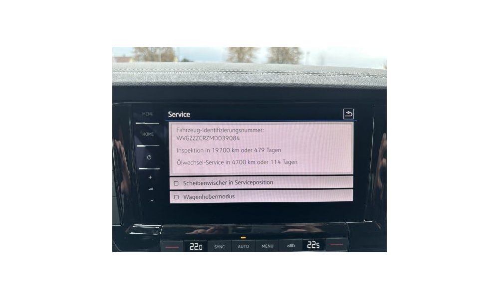 568769