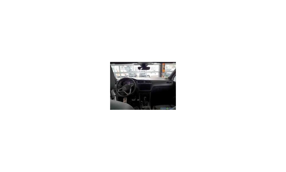 436745
