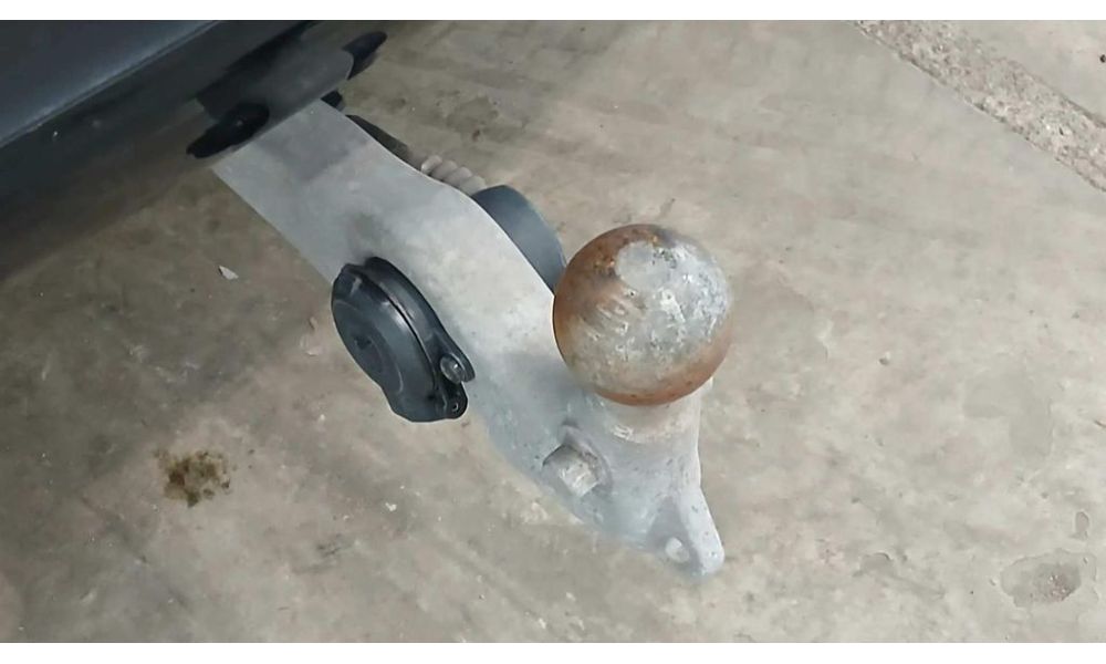 651977