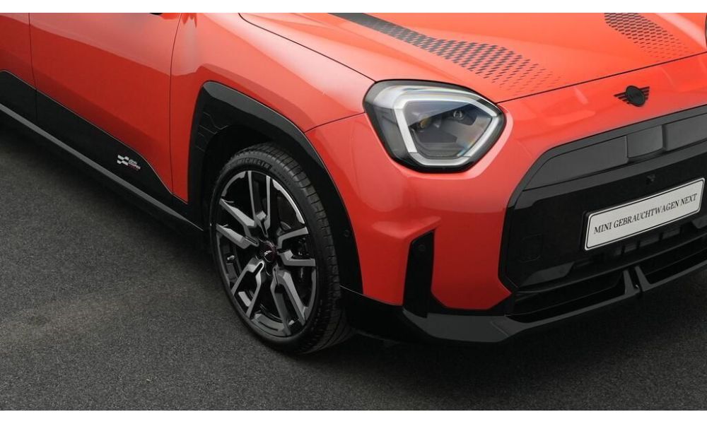 57937