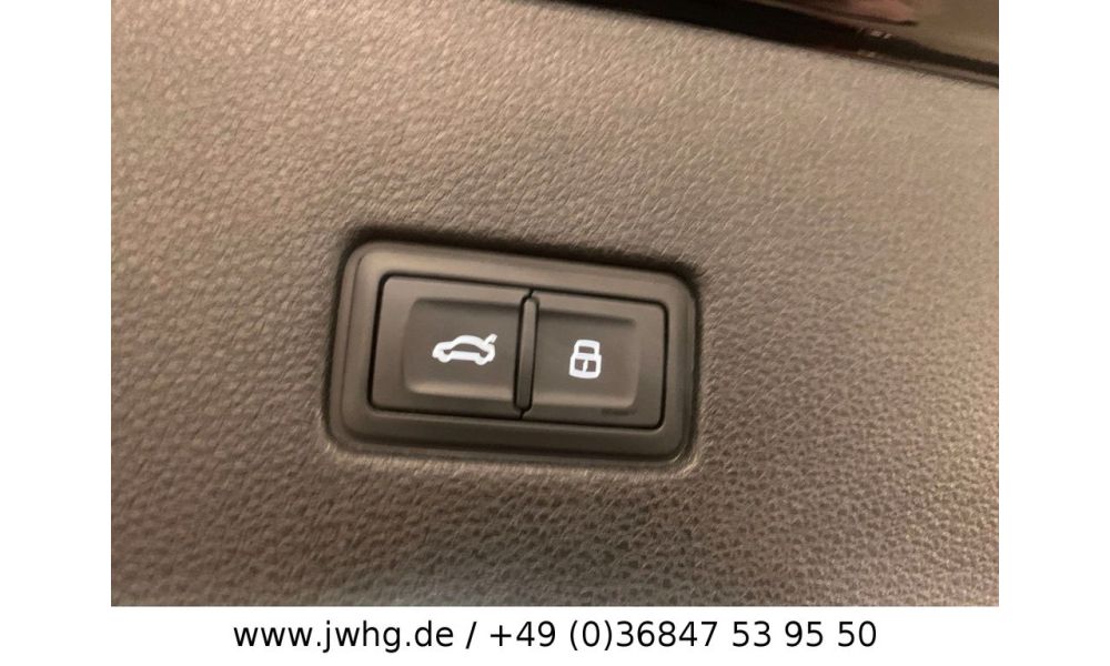27896