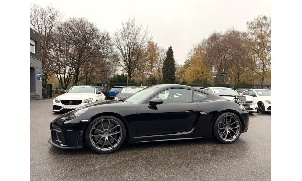 911693