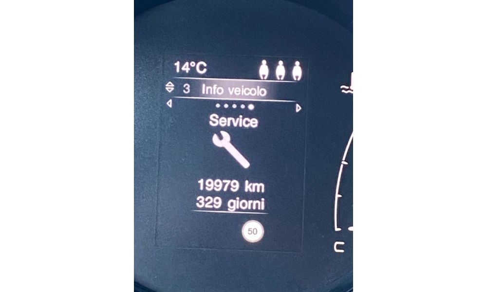 824372