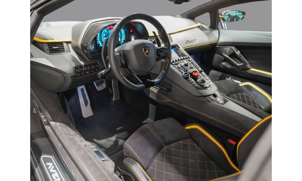 983216