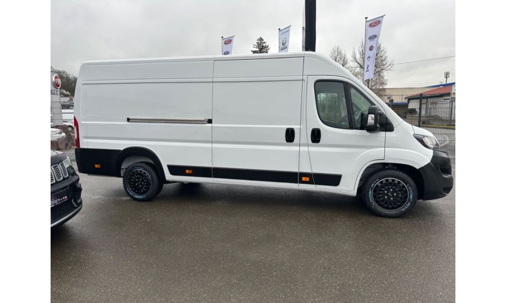 67047