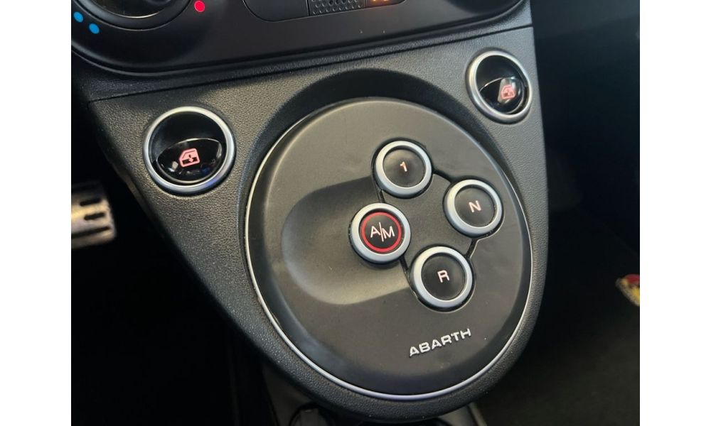 894737