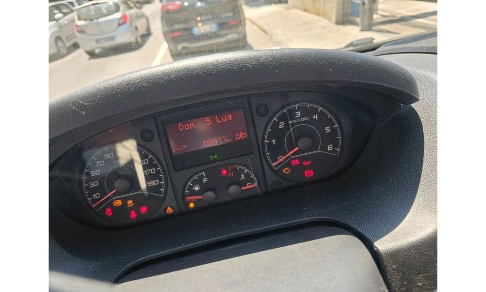 60814