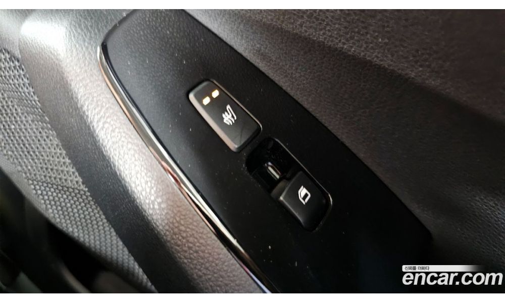 813541