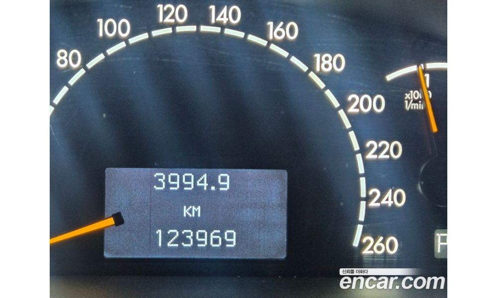 722935