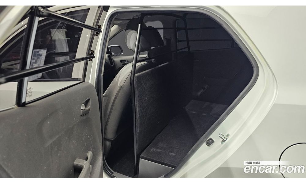 72697