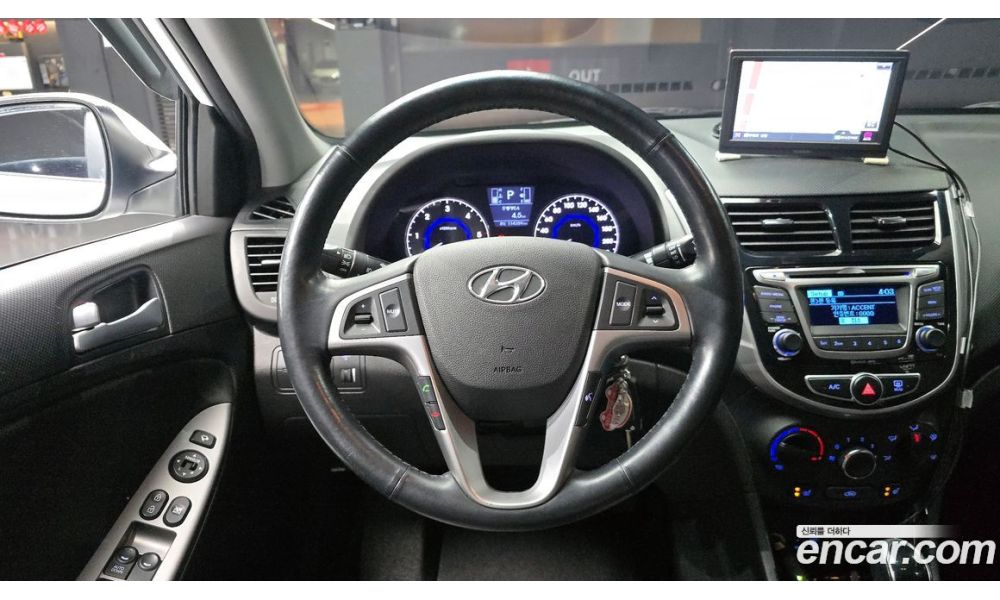 97043