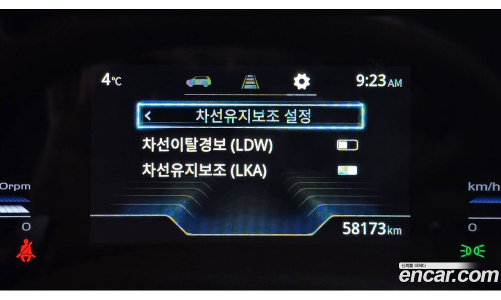 438931