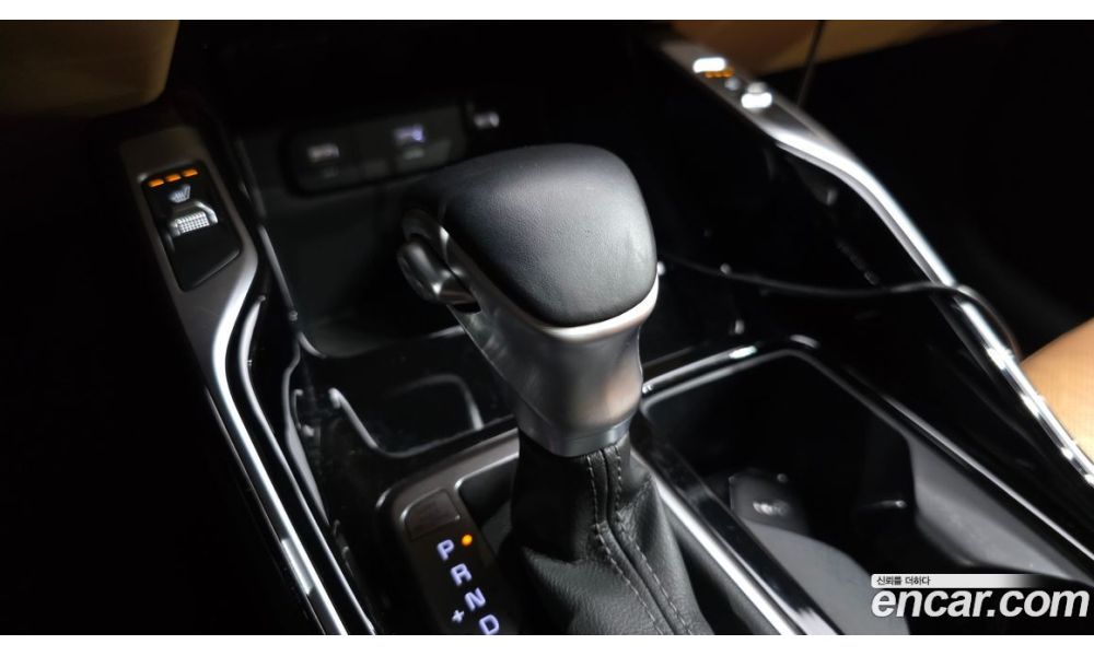 592785