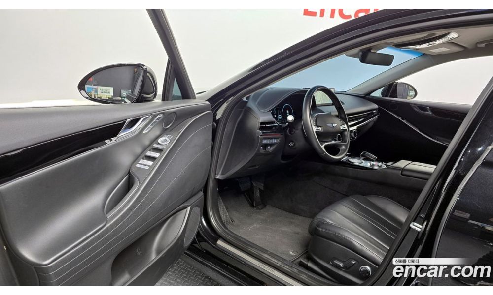 852718