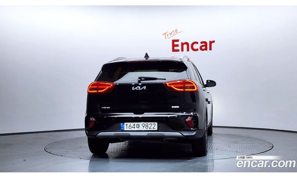 922699