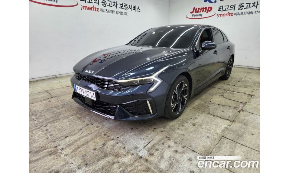 881069
