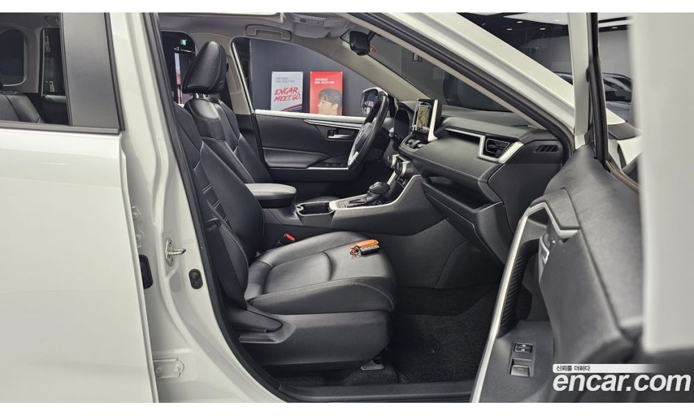 889732