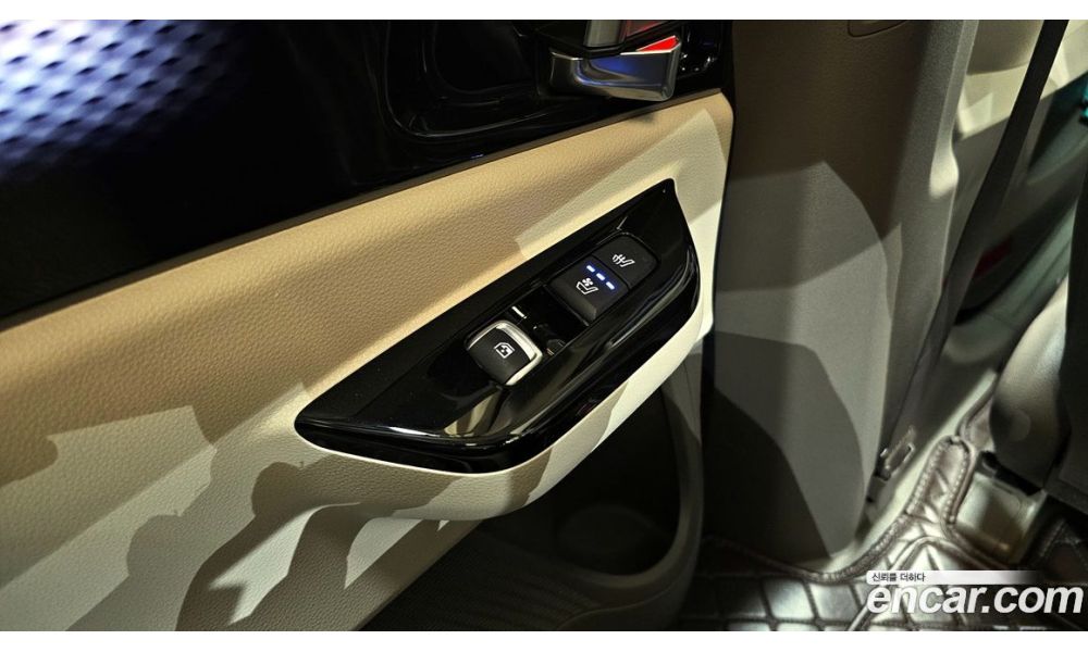 864812