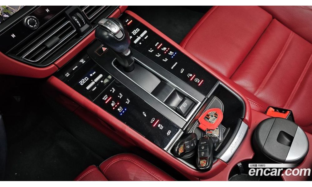 990782