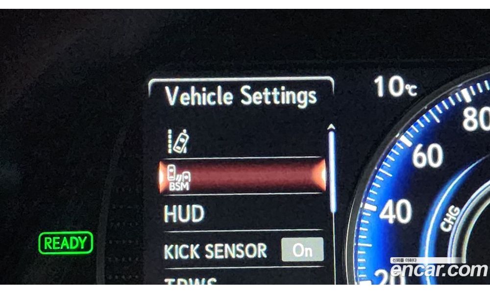 561180