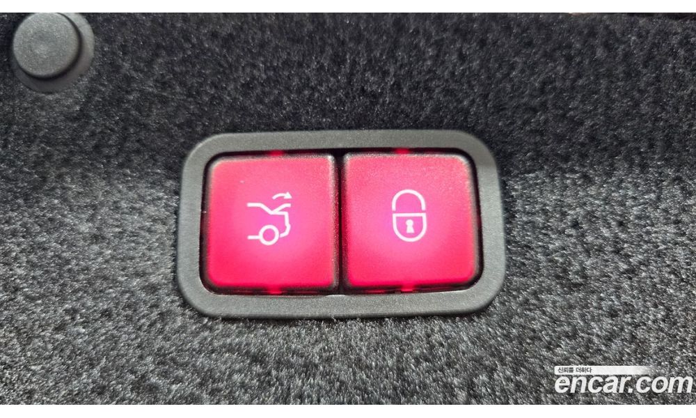 441557