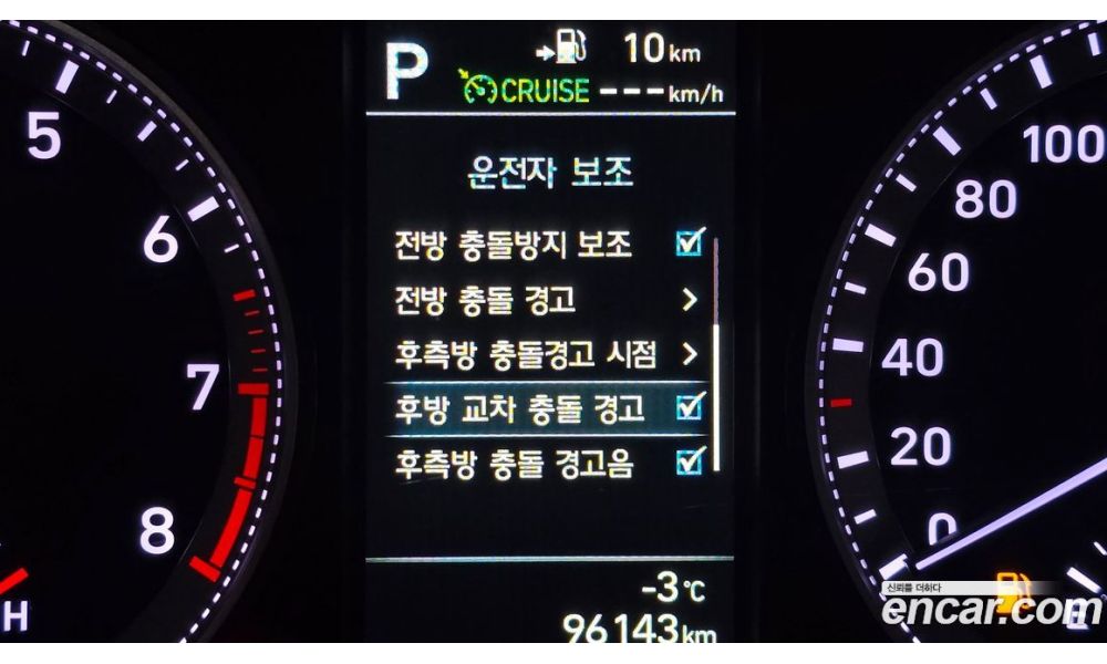 884717