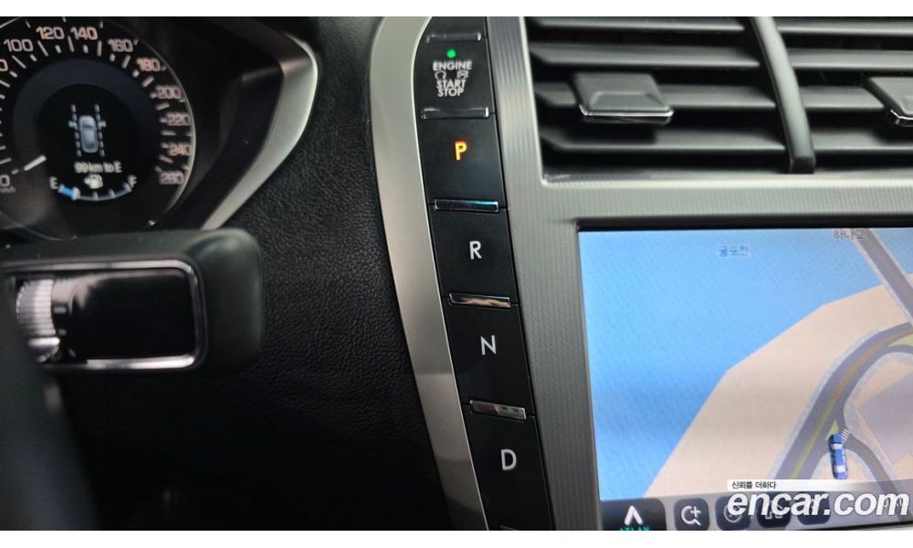 647758