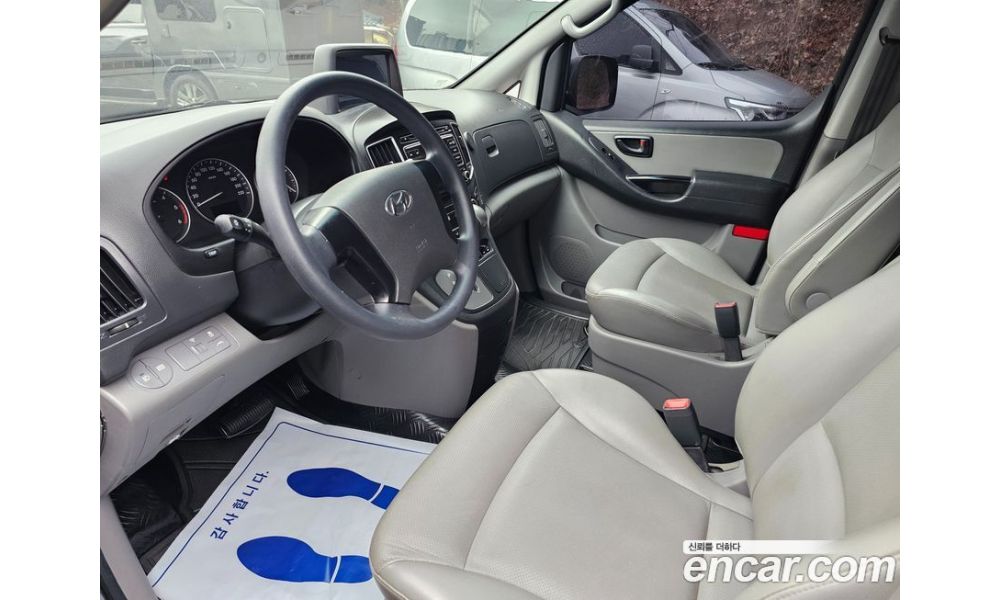 223825