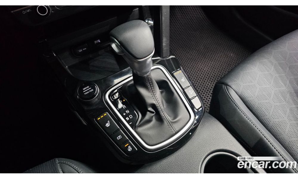 68906