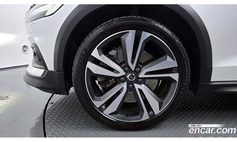 78211