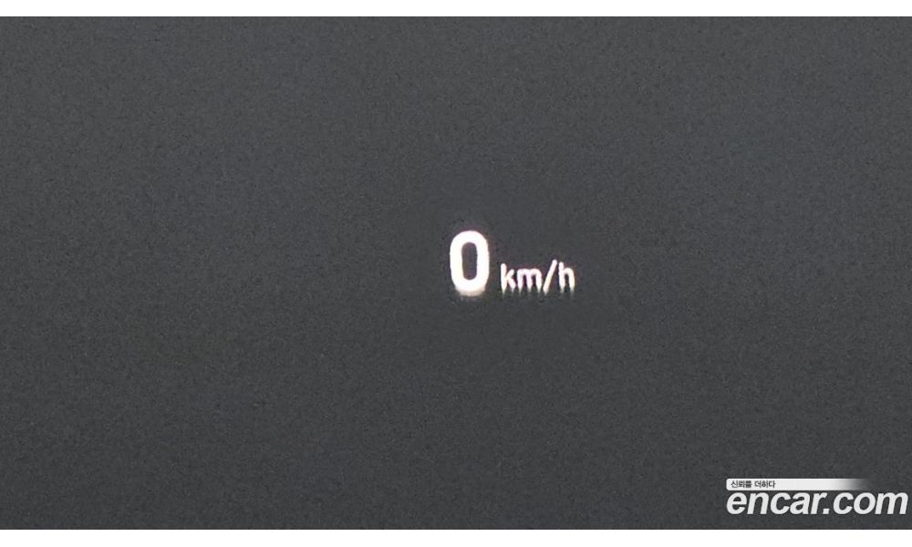 605900