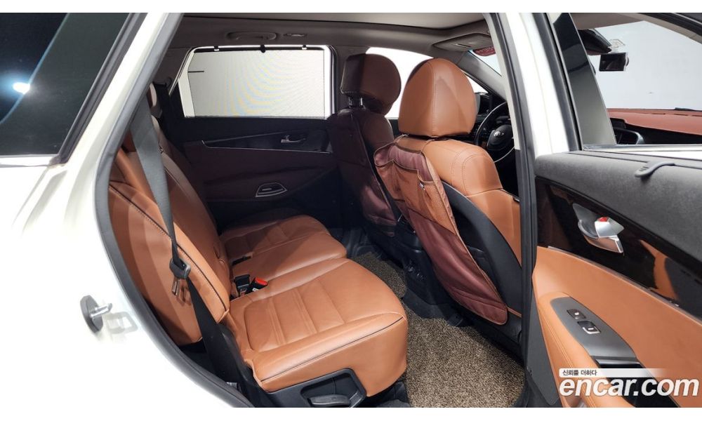 565606