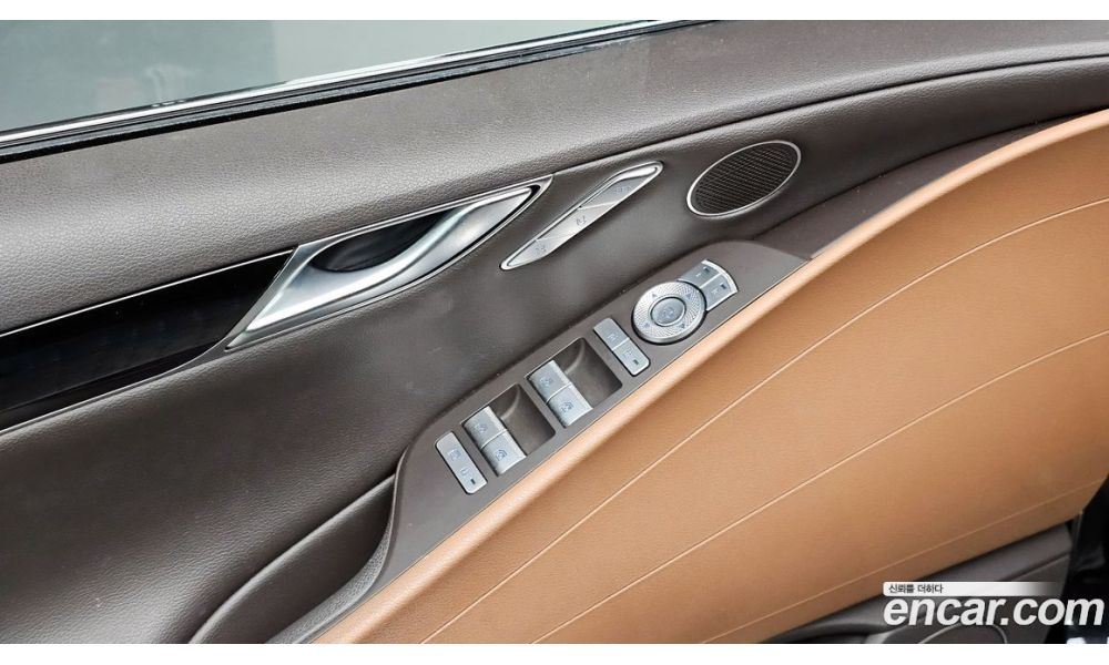 898134