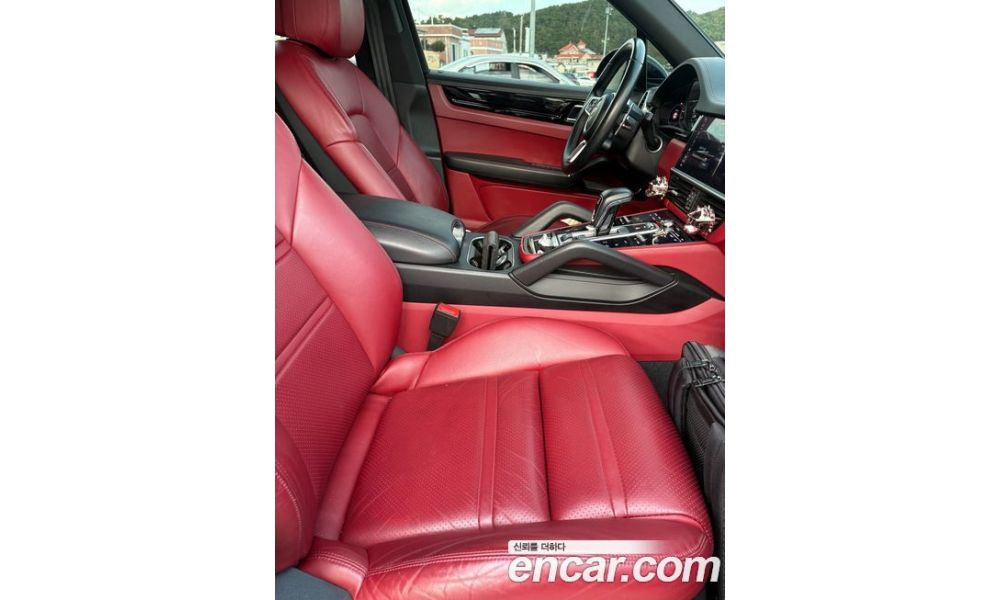 878364