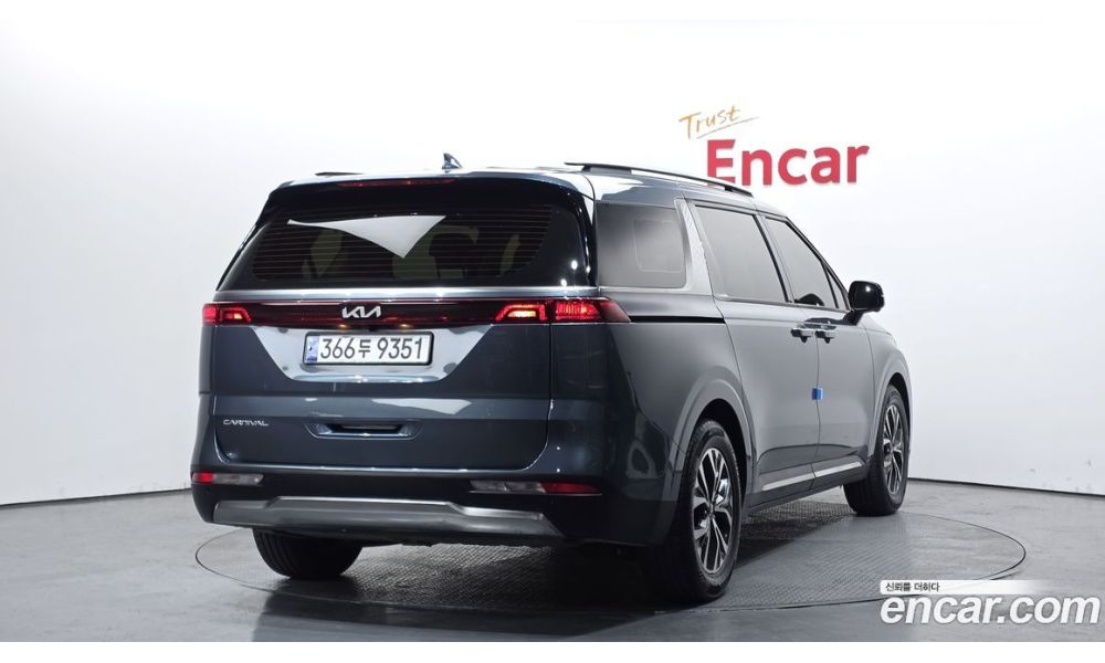 815943