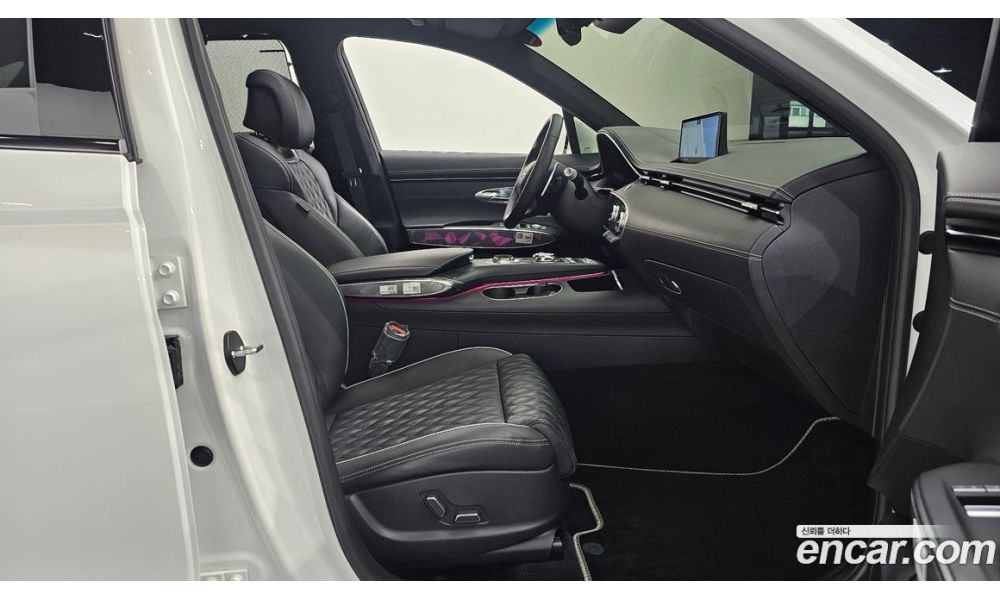 566163