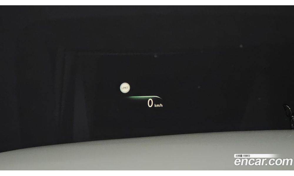 988005