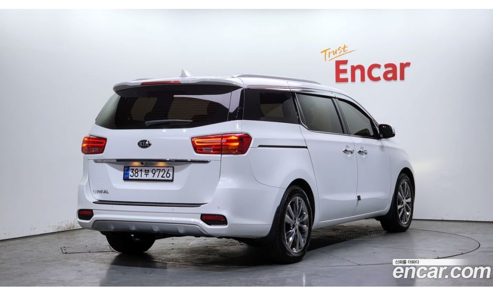 884304