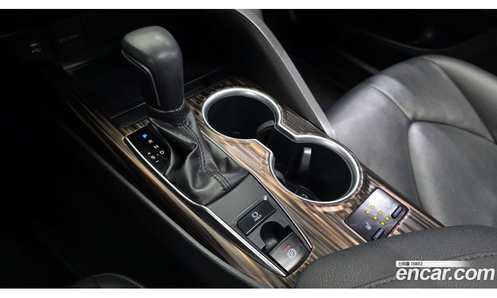 990098