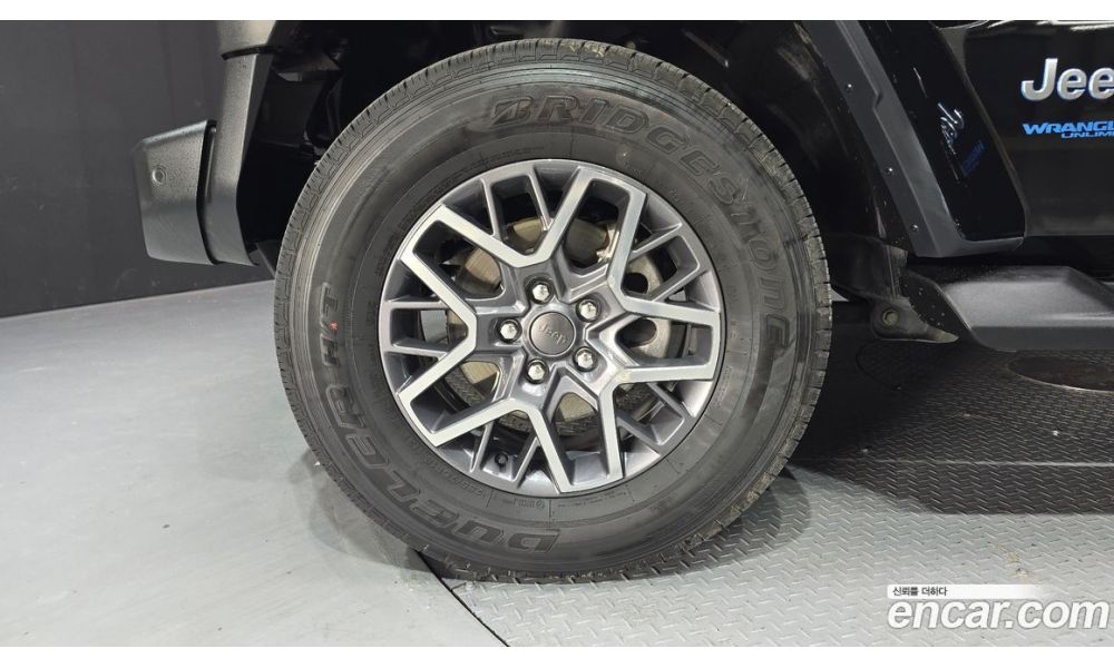 625729