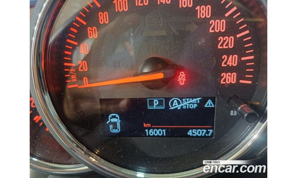 894739